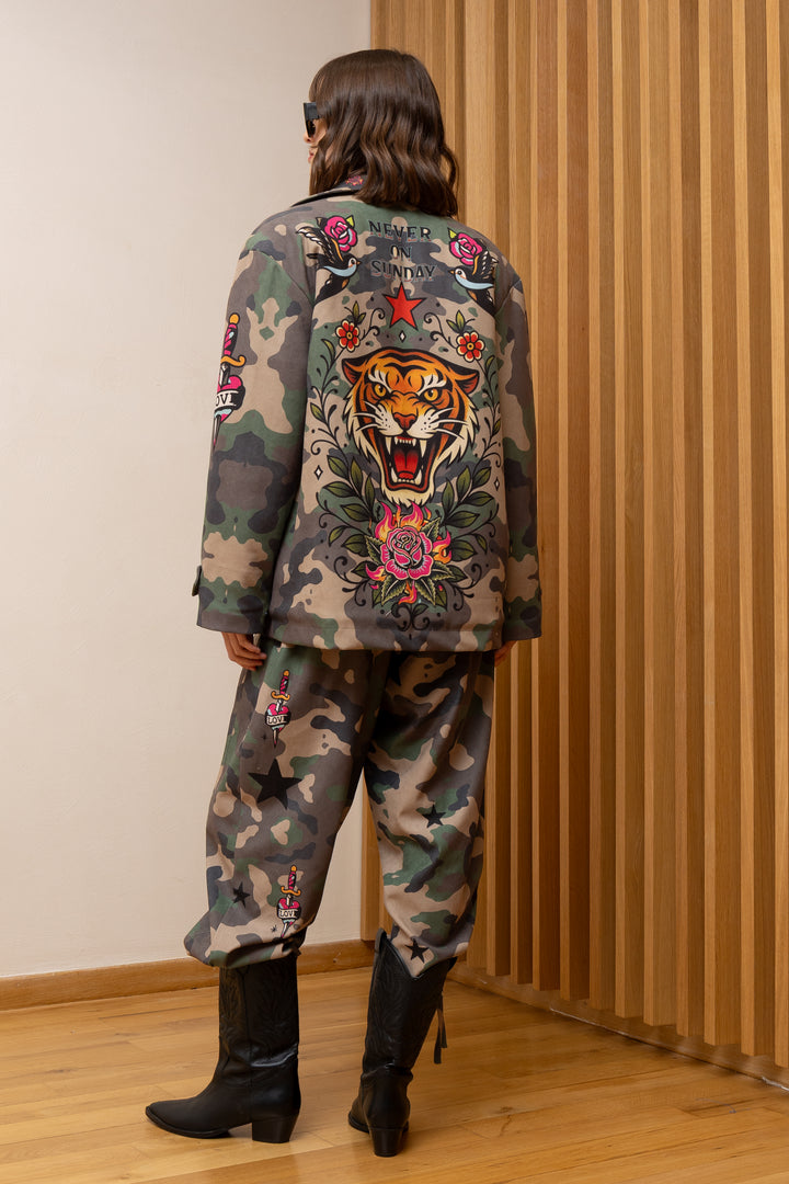 NEVER ON SUNDAY Camo Παντελόνι με Graphic Prints