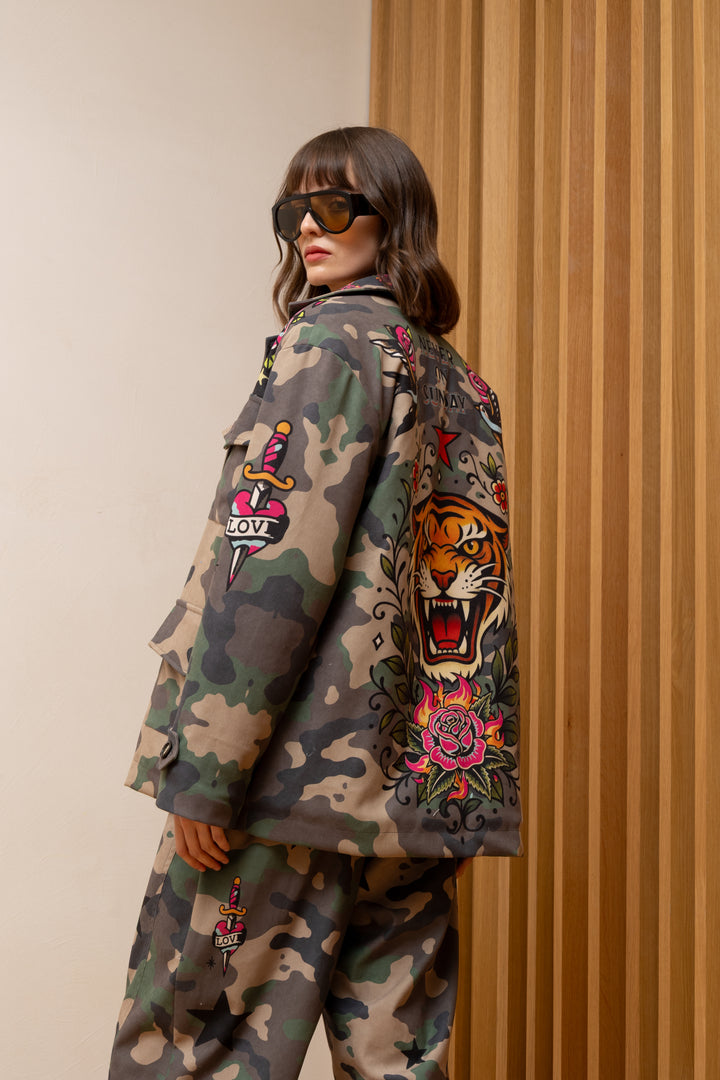 NEVER ON SUNDAY Camo Jacket με Tiger Graphic