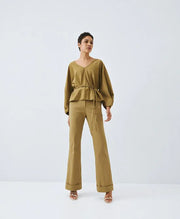 ACCESS Μπλούζα με V λαιμόκοψη και ζώνη / 63-2075