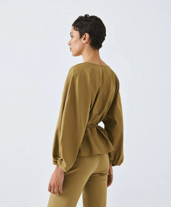 ACCESS Μπλούζα με V λαιμόκοψη και ζώνη / 63-2075