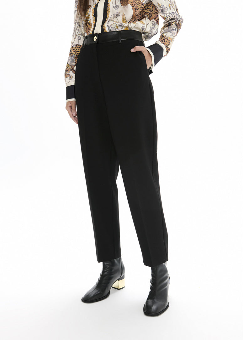 LOLA CASADEMUNT Barcelona Fit Παντελόνι από Roma Knit με Contrast Μέση