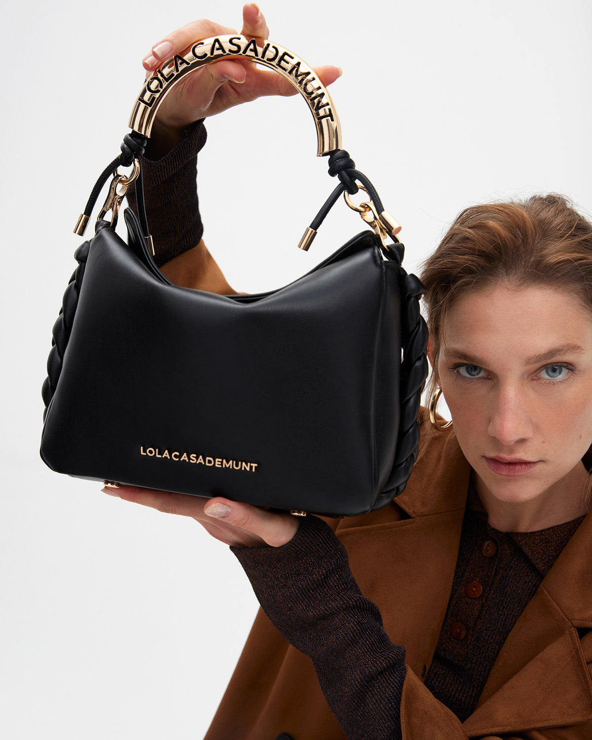 LOLA CASADEMUNT