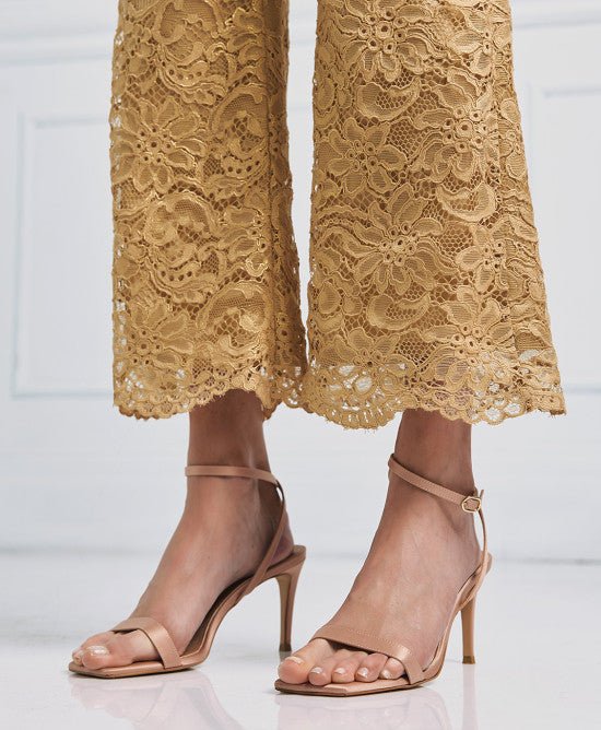 Παντελόνι κοντό δαντέλα