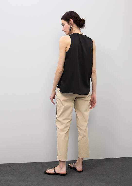 LOLA CASADEMUNT Αμάνικη Μπλούζα με V Λαιμόκοψη /LS2615056