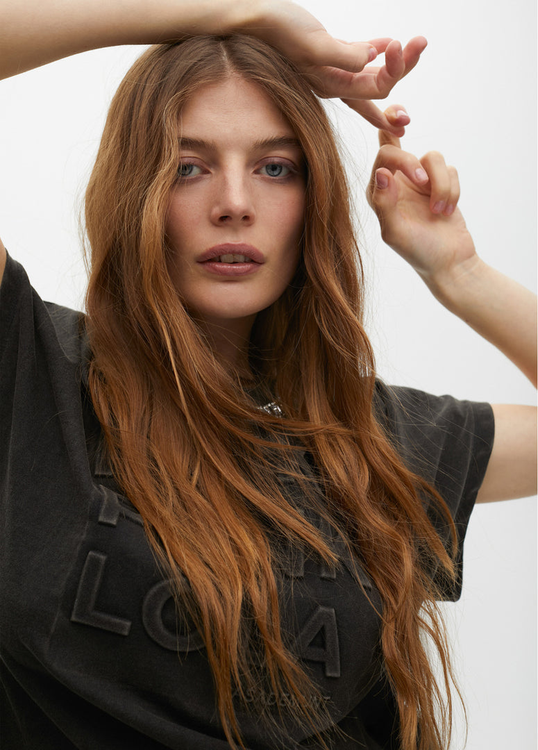 SHORT SLEEVE FADED T-SHIRT WITH RHINESTONE NECKLINE / LF2515030