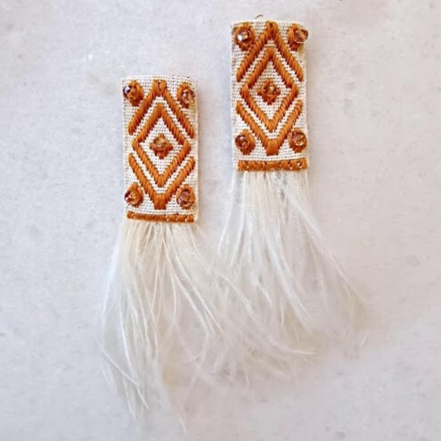 TZAVE / FOLKLORE EARRINGS / CAMEL