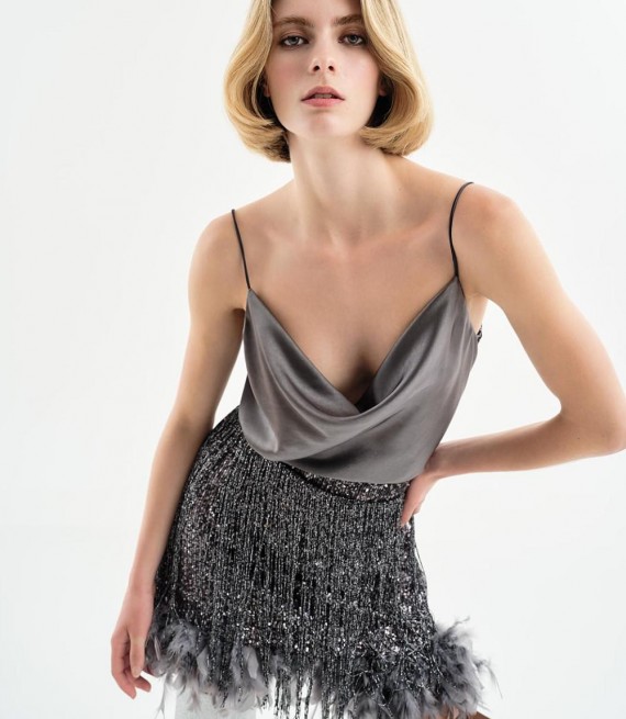ACCESS / SATIN SEQUINS BACK TOP / CHARCOAL