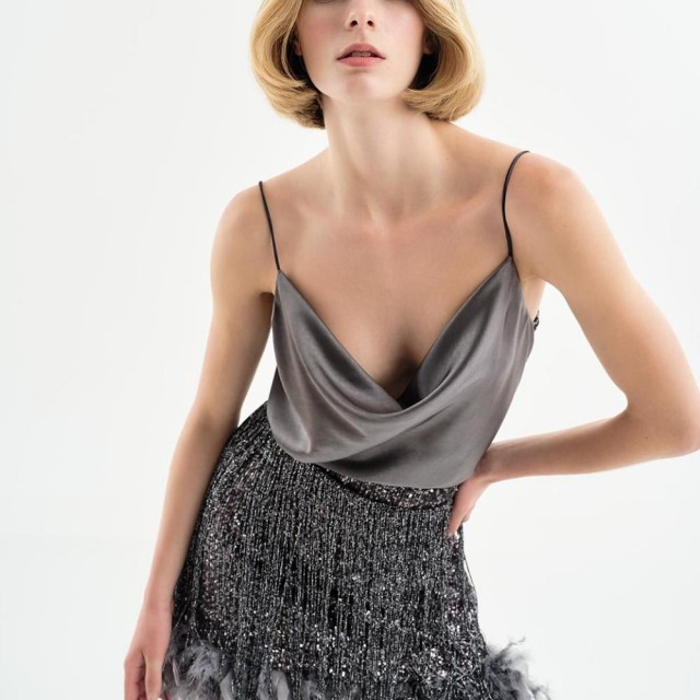 ACCESS / SATIN SEQUINS BACK TOP / CHARCOAL