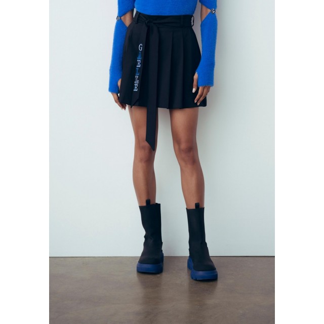 GAELLE / MINI SKIRT / BLACK